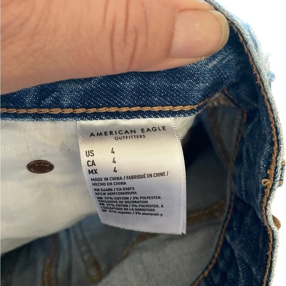 American Eagle 90s boyfriend cut off distressed jean shorts  denim - Picture 4 of 5